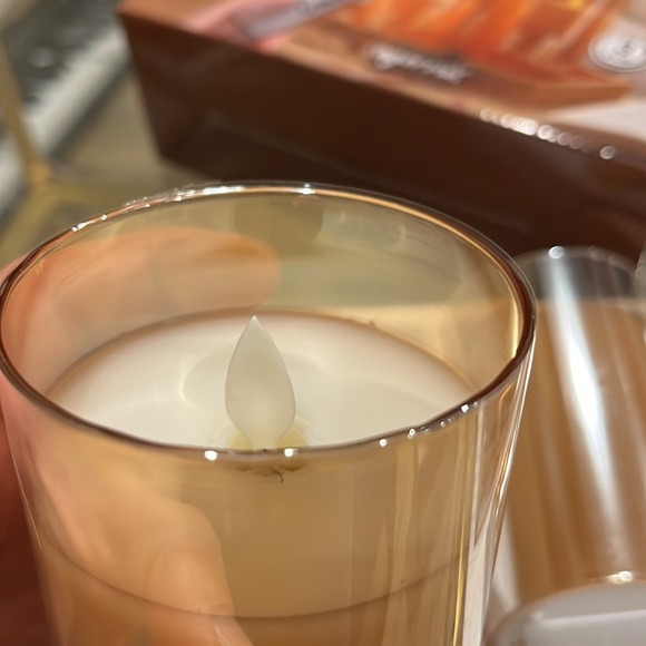 NWT LED wax candle - set of 3 w/ remote - Picture 5 of 5